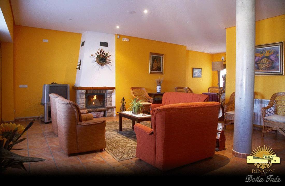 Hotel Rincón de Doña Inés à Villanueva de la Condesa Extérieur photo